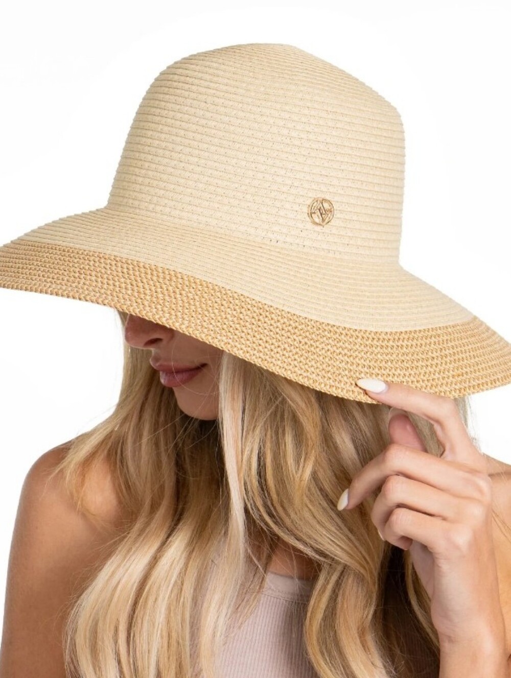 Adrienne Vittadini Wide-Brim Floppy  Straw Sun Hat in Natural Tan. One‎ Size.